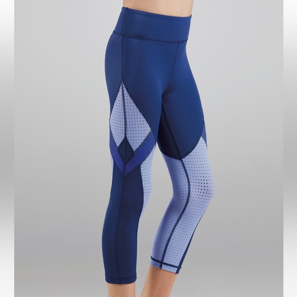 Balera Perforated Colorblock Capri Leggings - Adult Large
